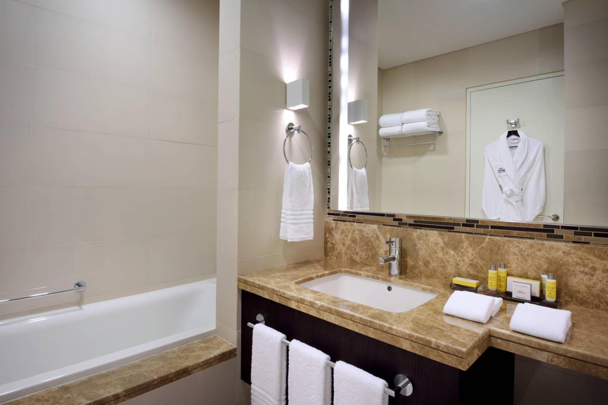 Marriott Executive Apartments Downtown, Abu Dhabi Exteriör bild